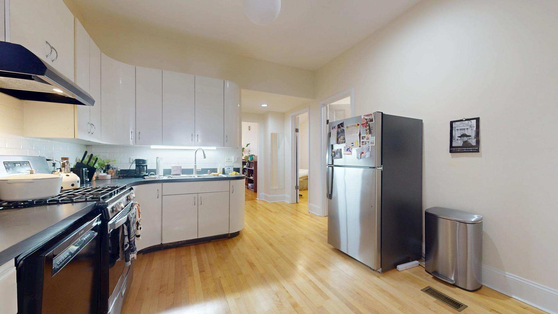 3233 N Wilton Avenue Unit: 2