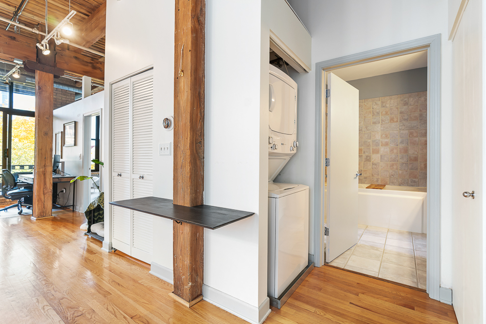 1330 W Monroe Street Unit: 310