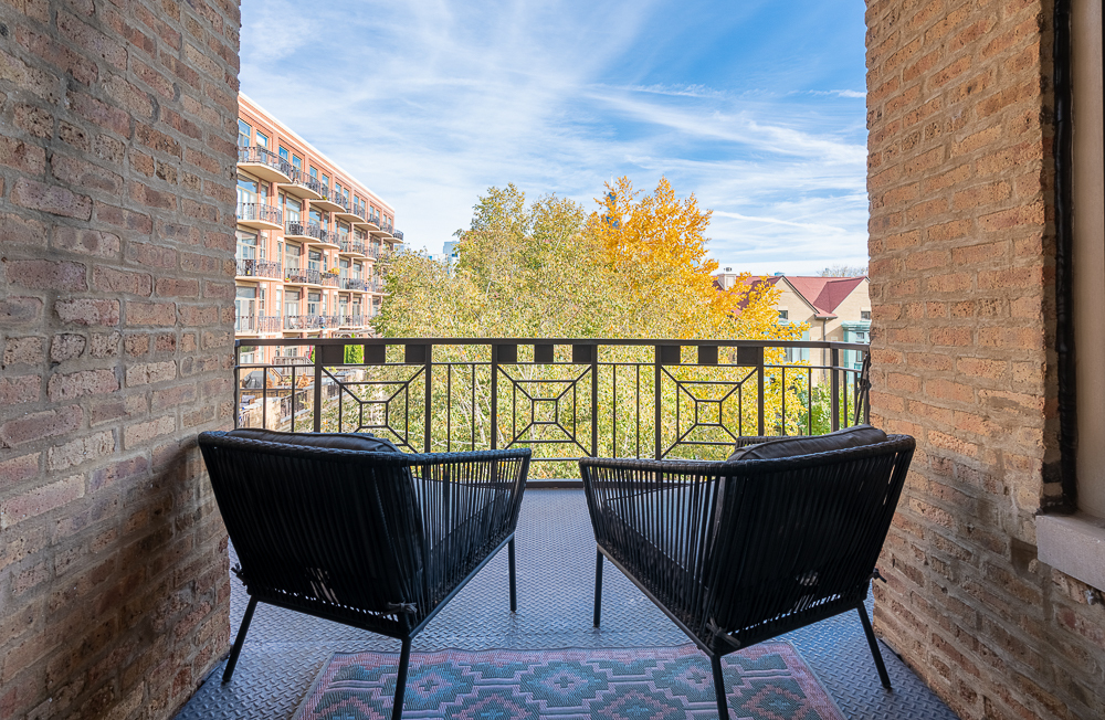 1330 W Monroe Street Unit: 310