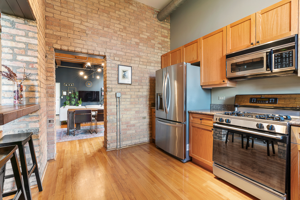 1330 W Monroe Street Unit: 310