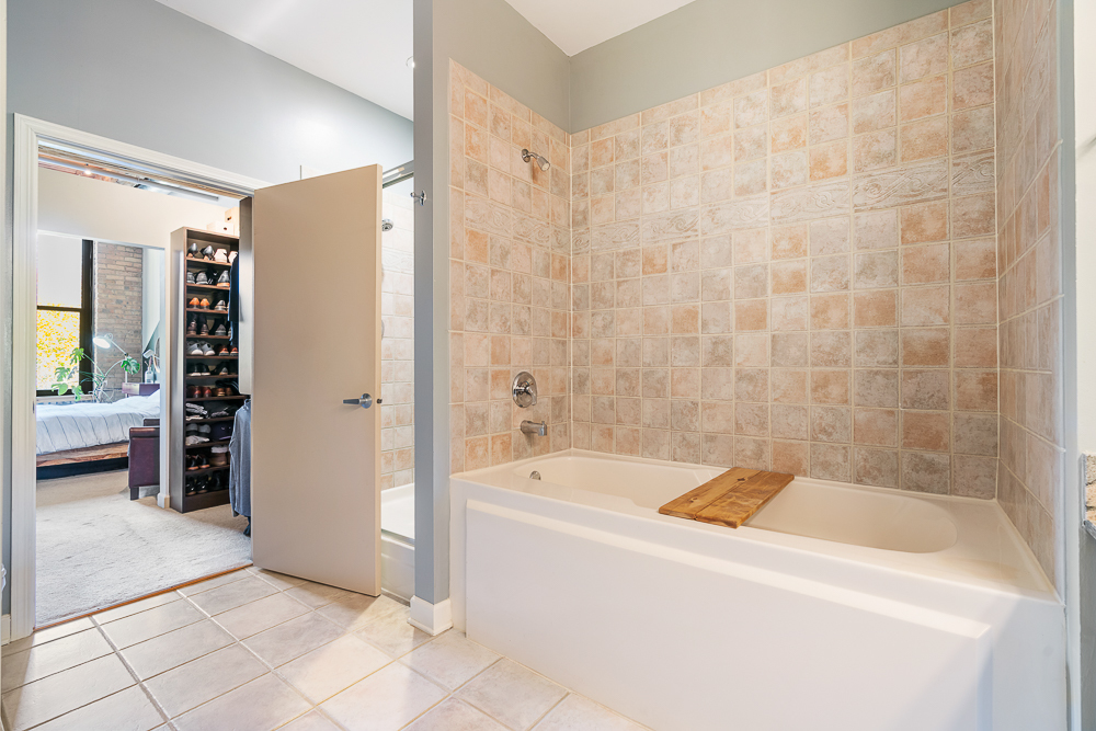 1330 W Monroe Street Unit: 310