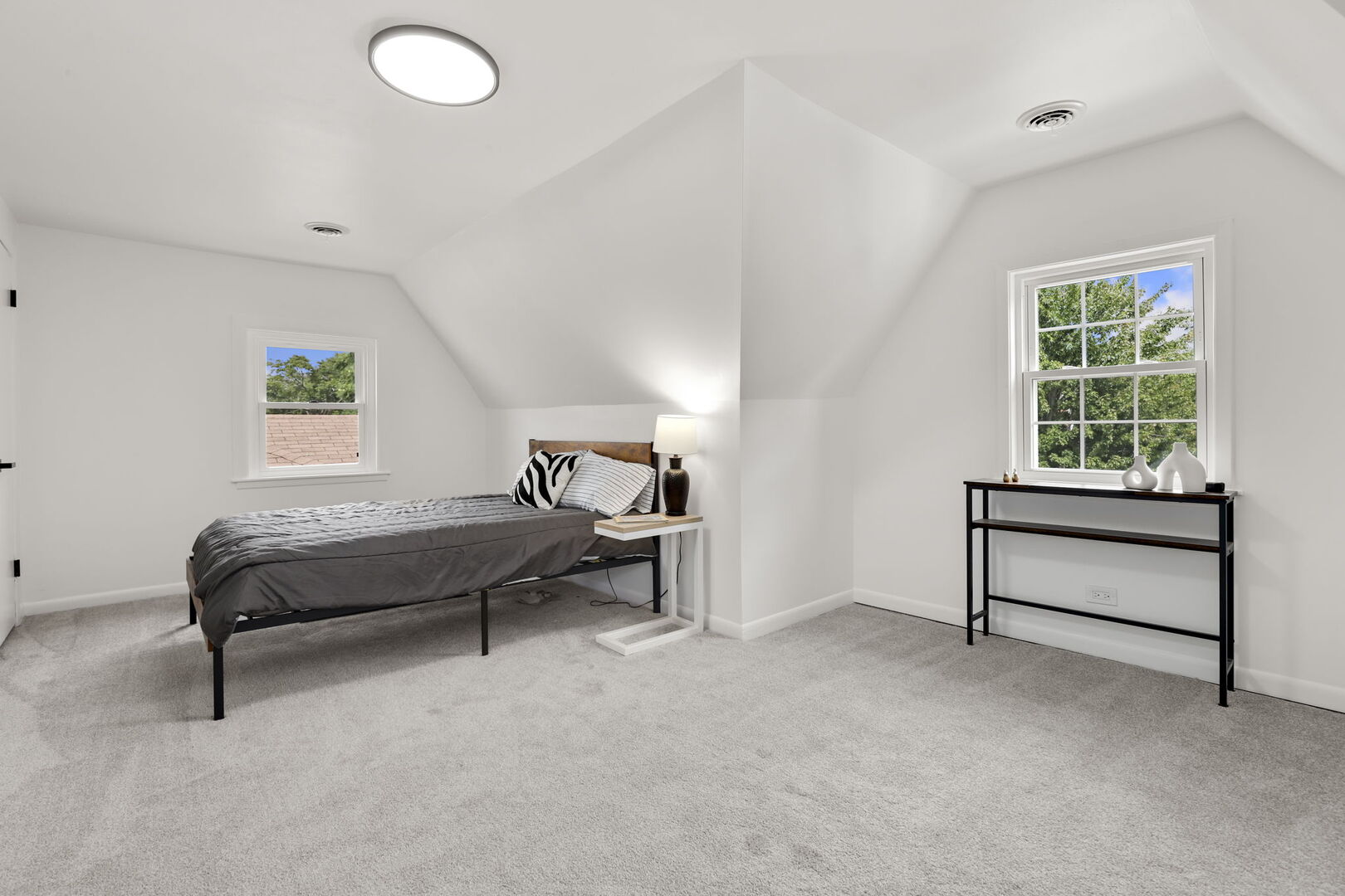 5828 N Melvina Avenue