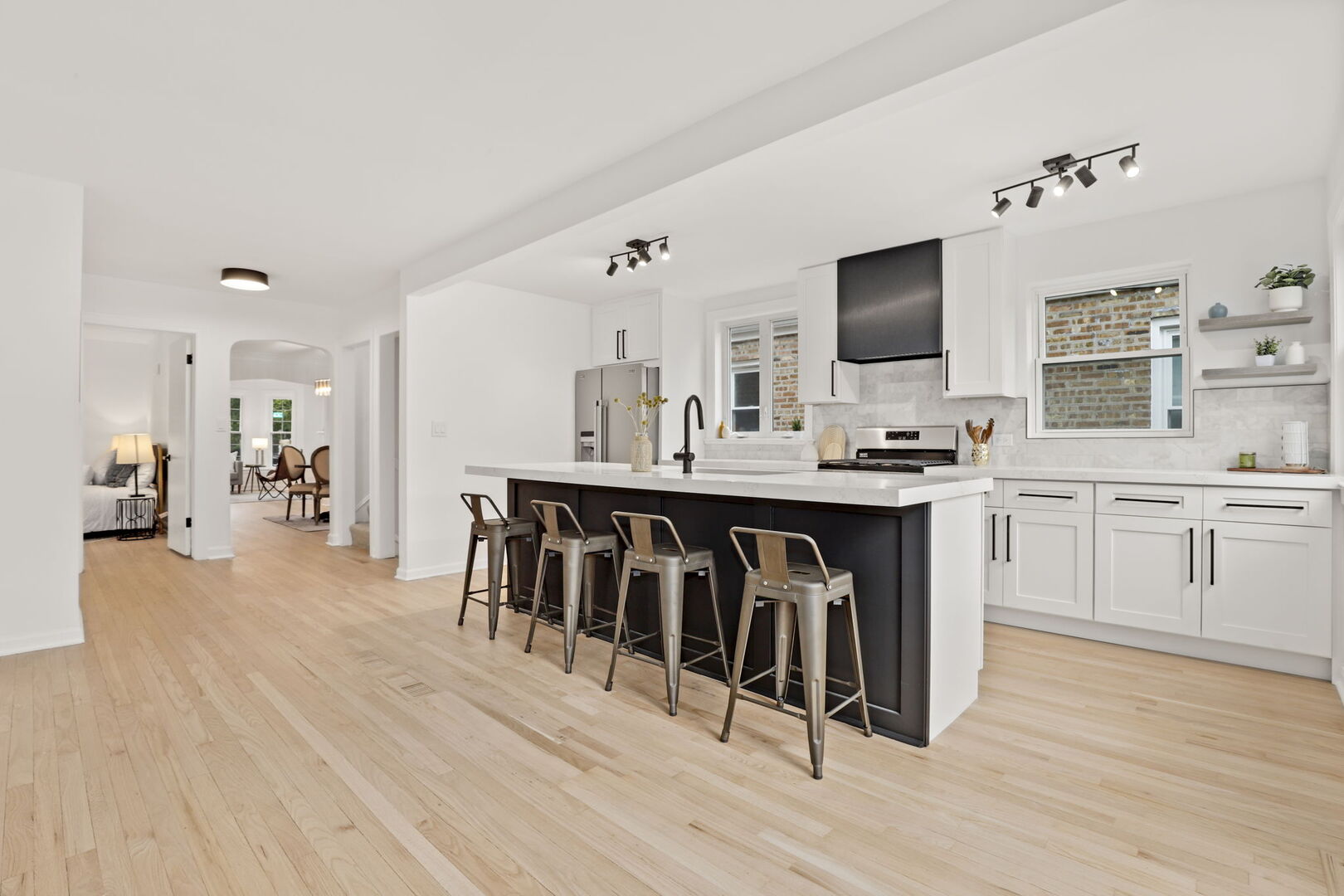 5828 N Melvina Avenue