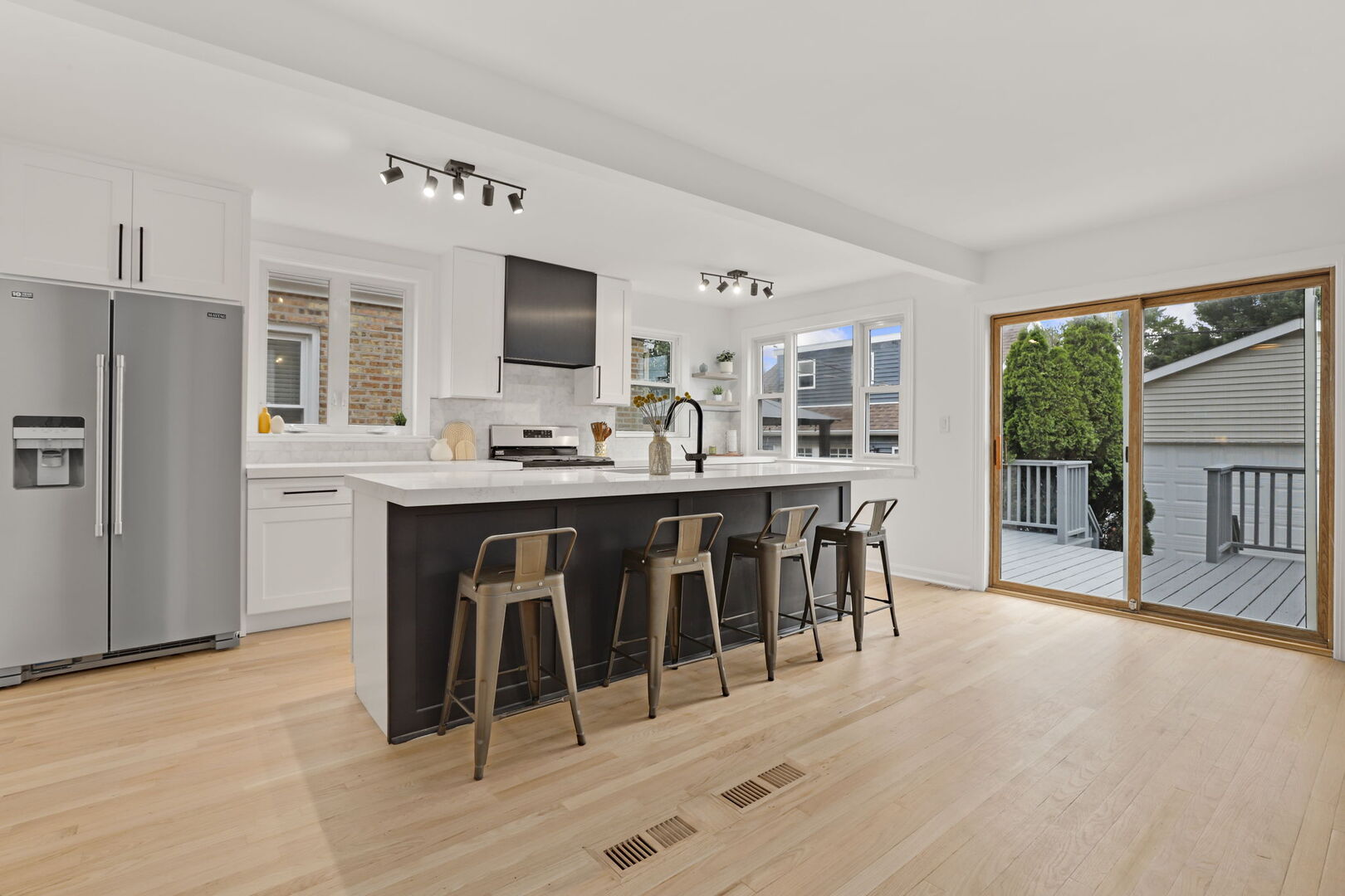 5828 N Melvina Avenue