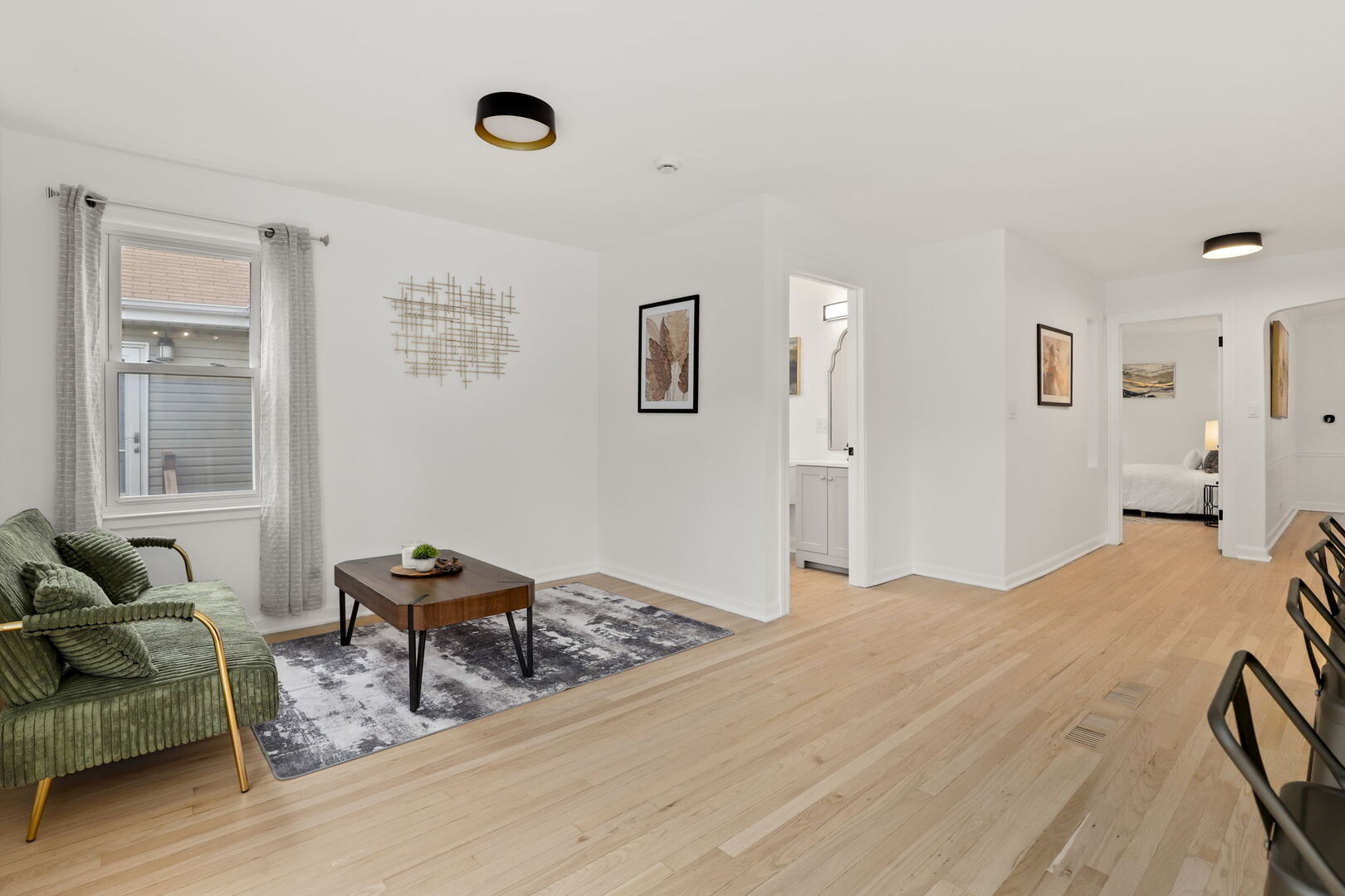 5828 N Melvina Avenue