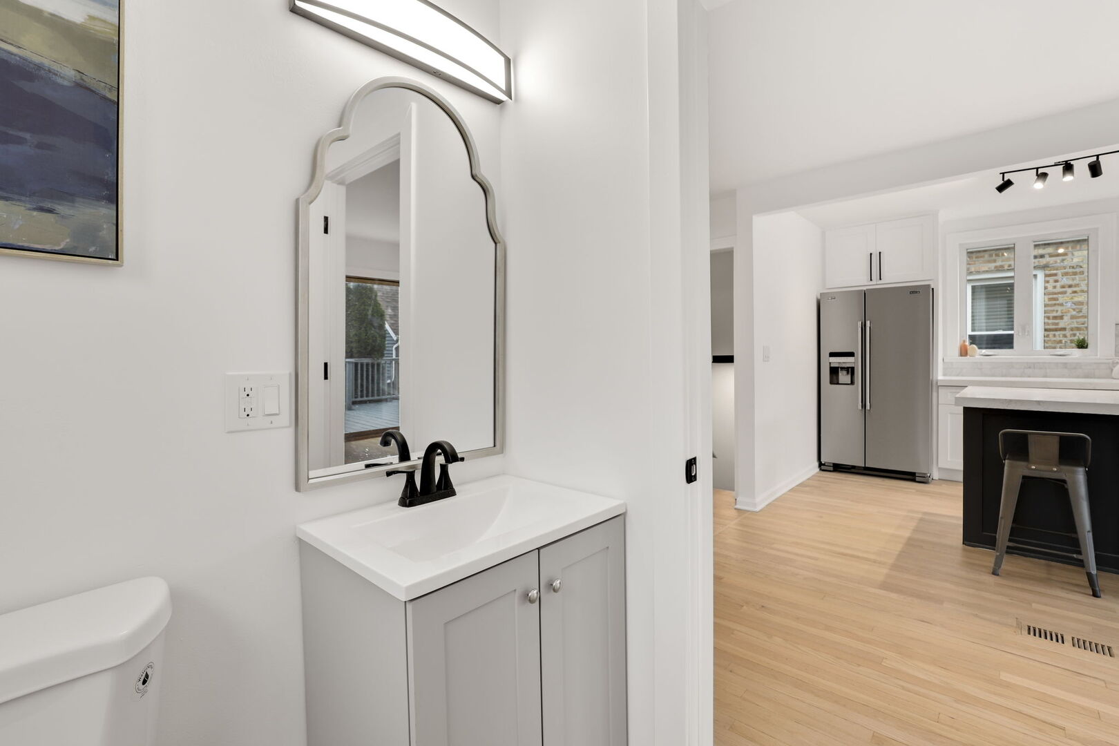 5828 N Melvina Avenue