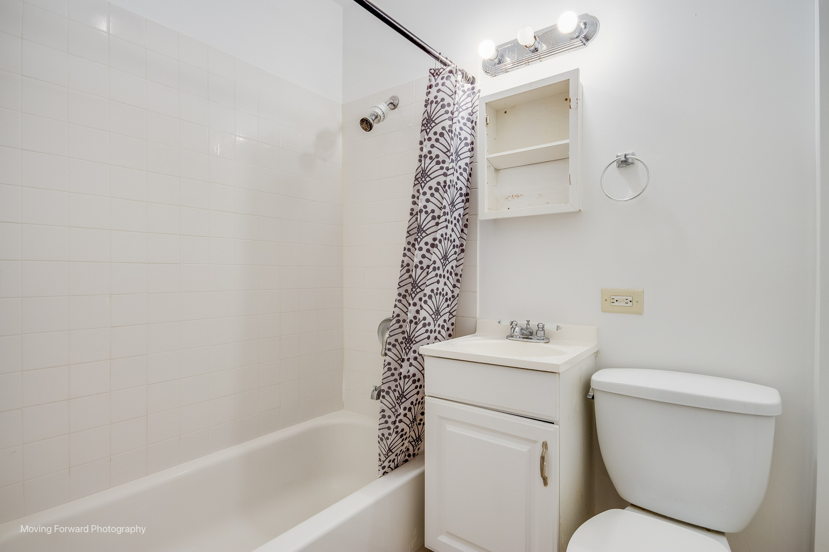 1900 S Throop Street