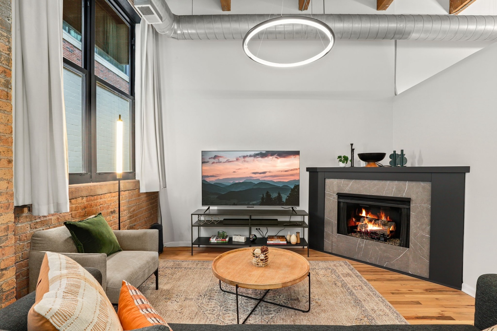 215 N Aberdeen Street Unit: 202B