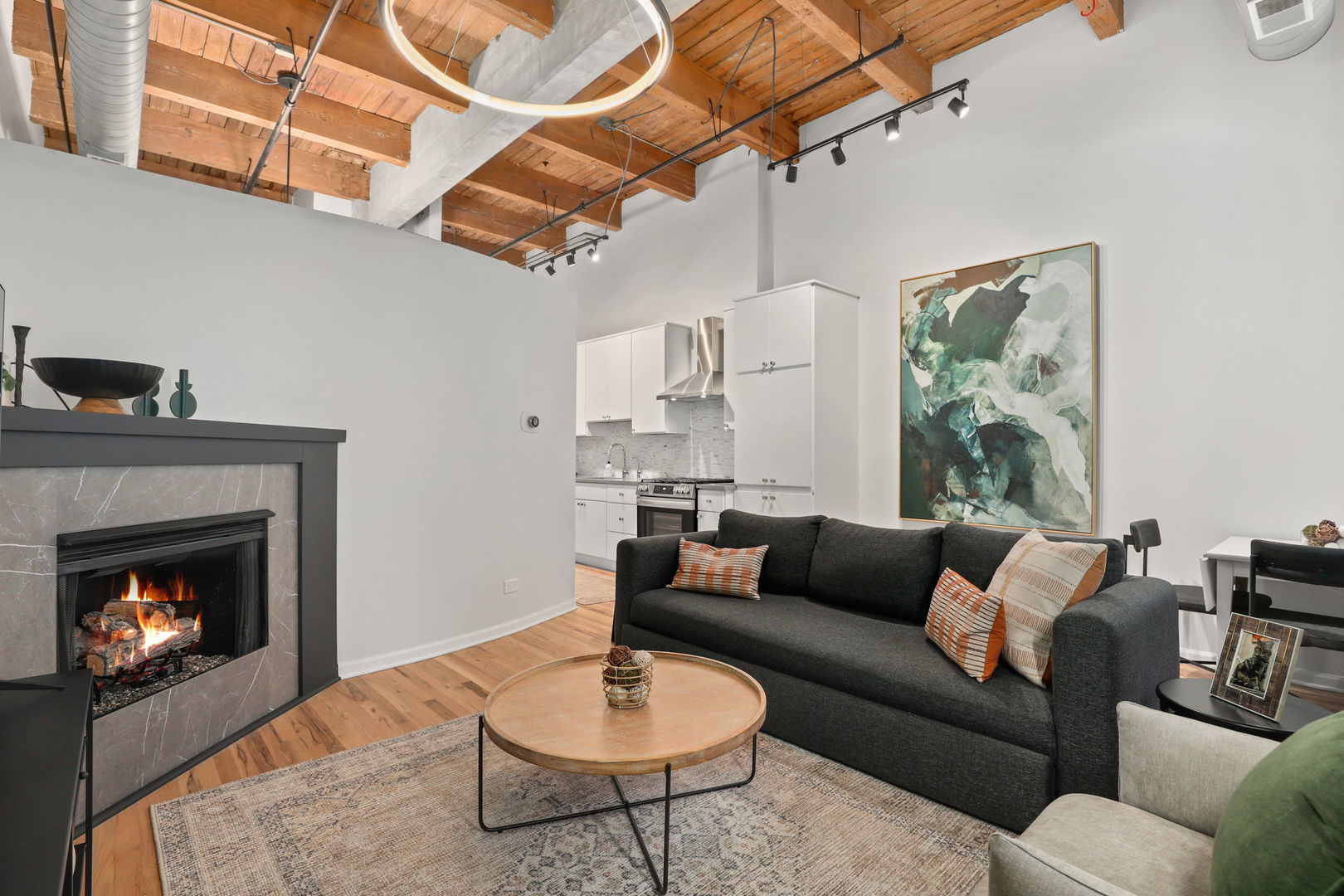 215 N Aberdeen Street Unit: 202B