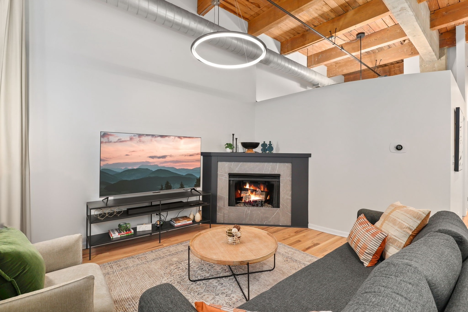 215 N Aberdeen Street Unit: 202B