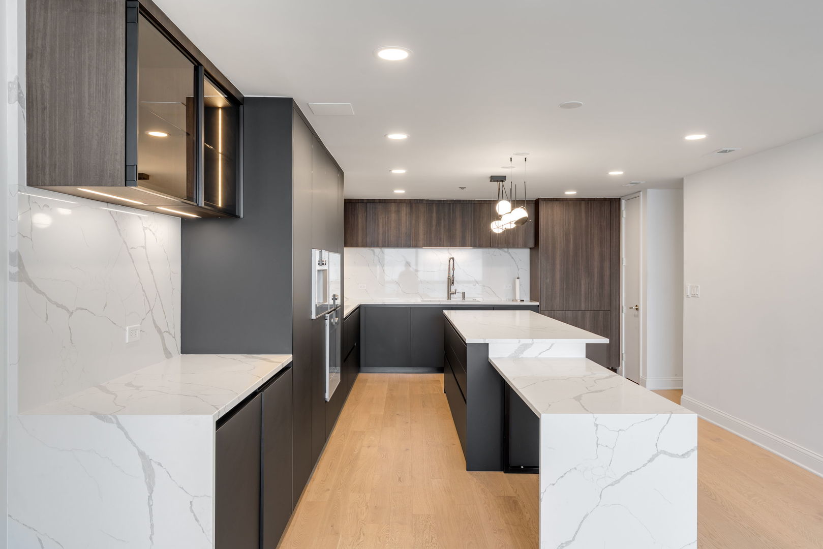 180 E Pearson Street Unit: 3502