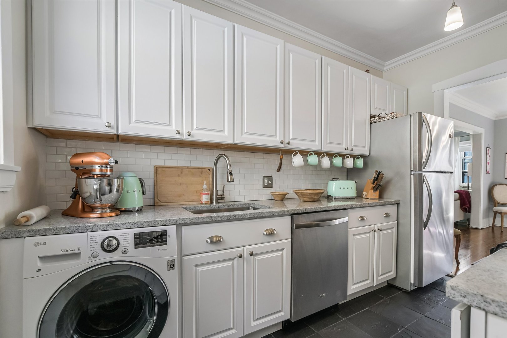 832 MICHIGAN Avenue Unit: 3G