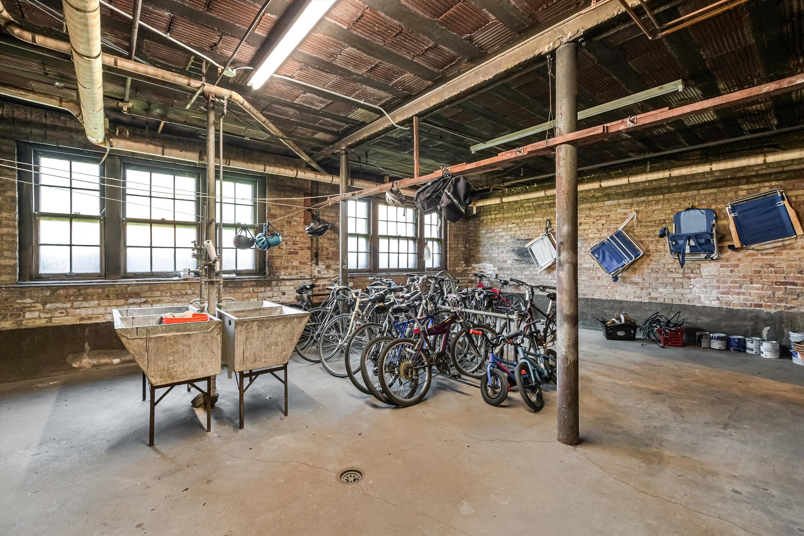 832 MICHIGAN Avenue Unit: 3G