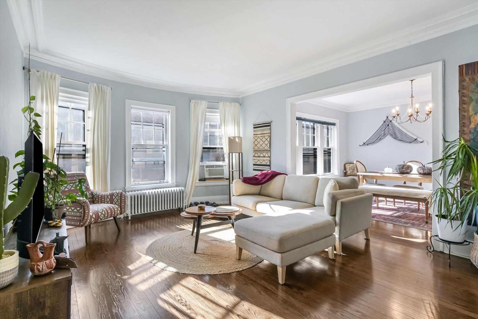 832 MICHIGAN Avenue Unit: 3G