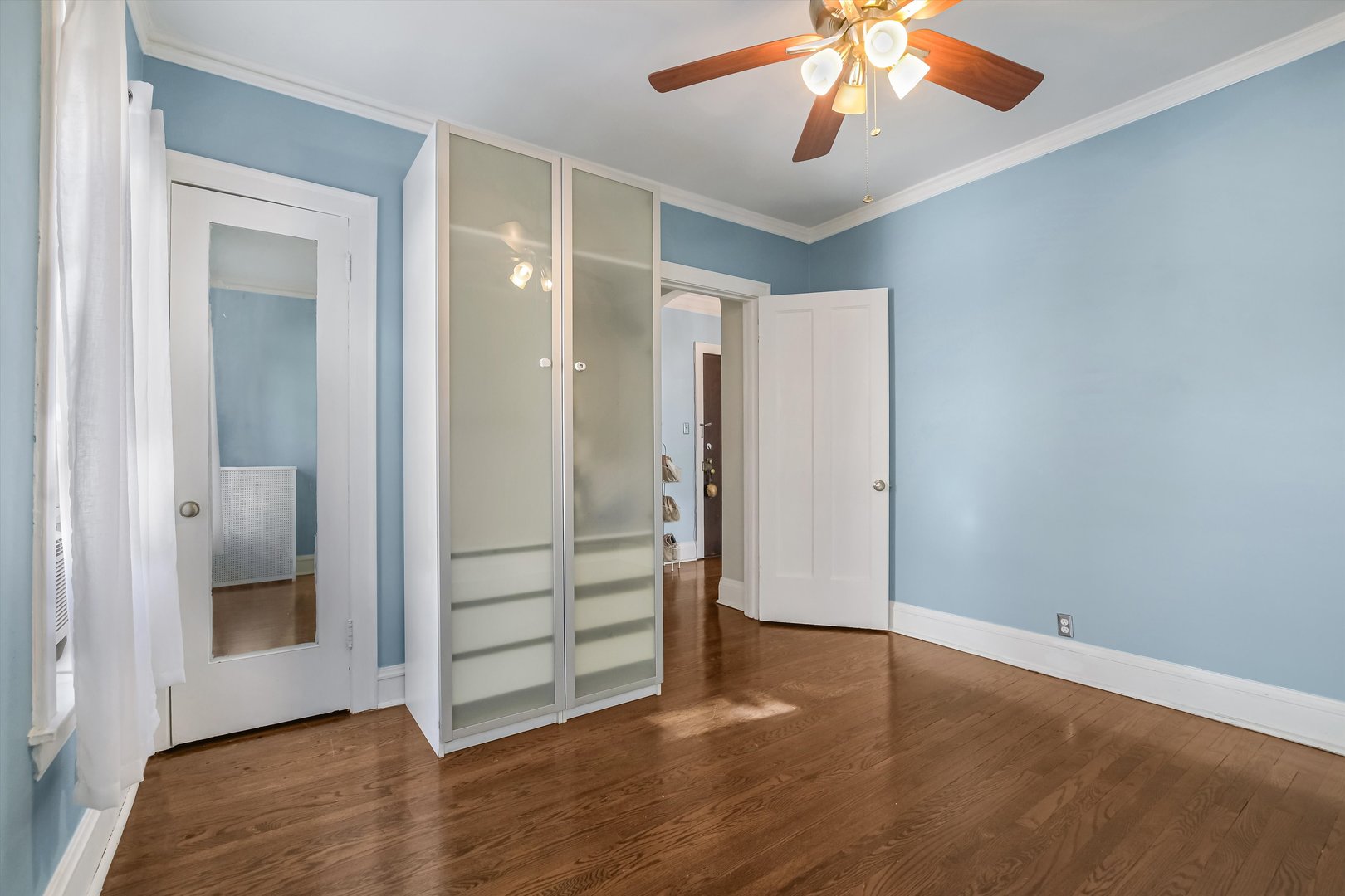 832 MICHIGAN Avenue Unit: 3G