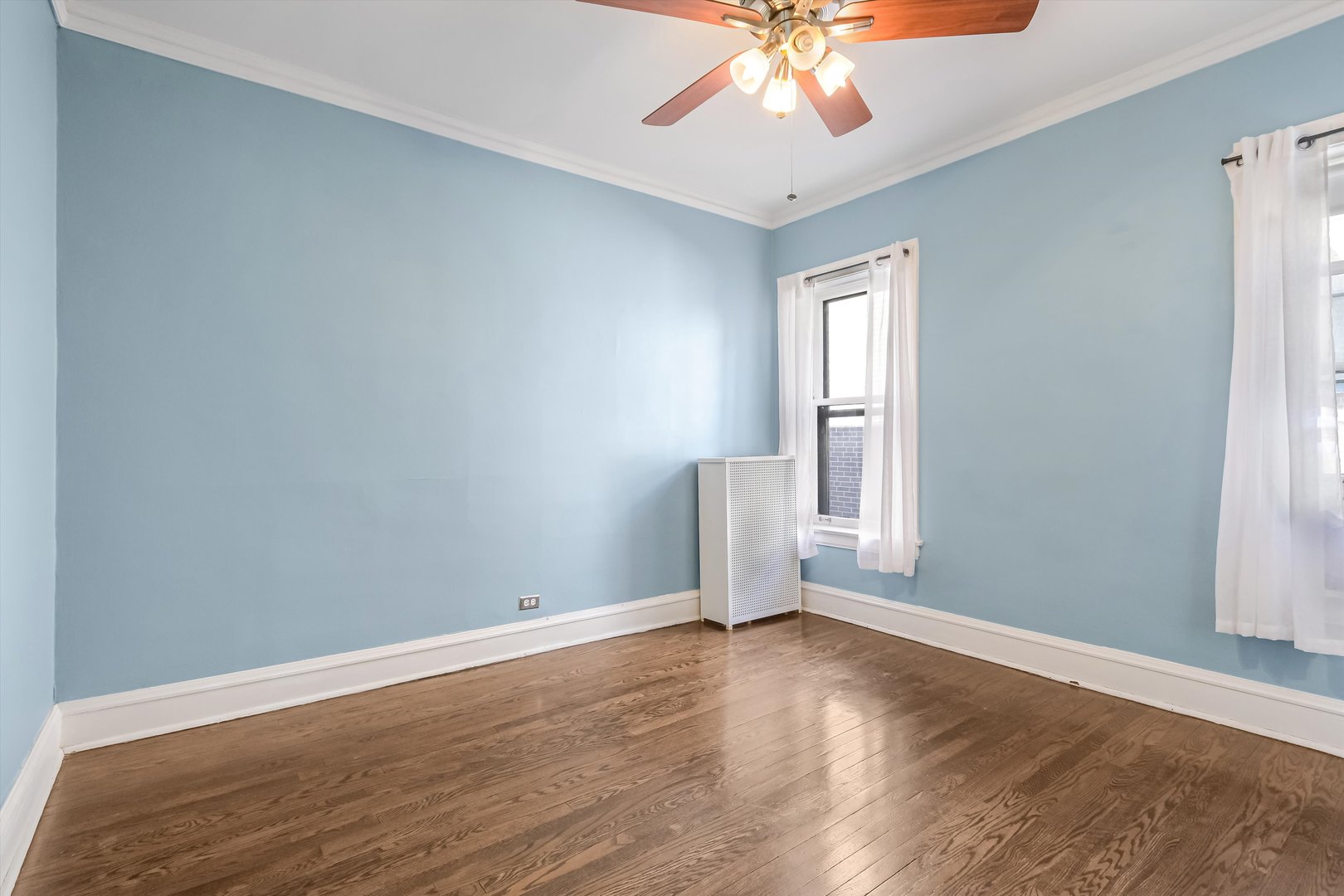 832 MICHIGAN Avenue Unit: 3G