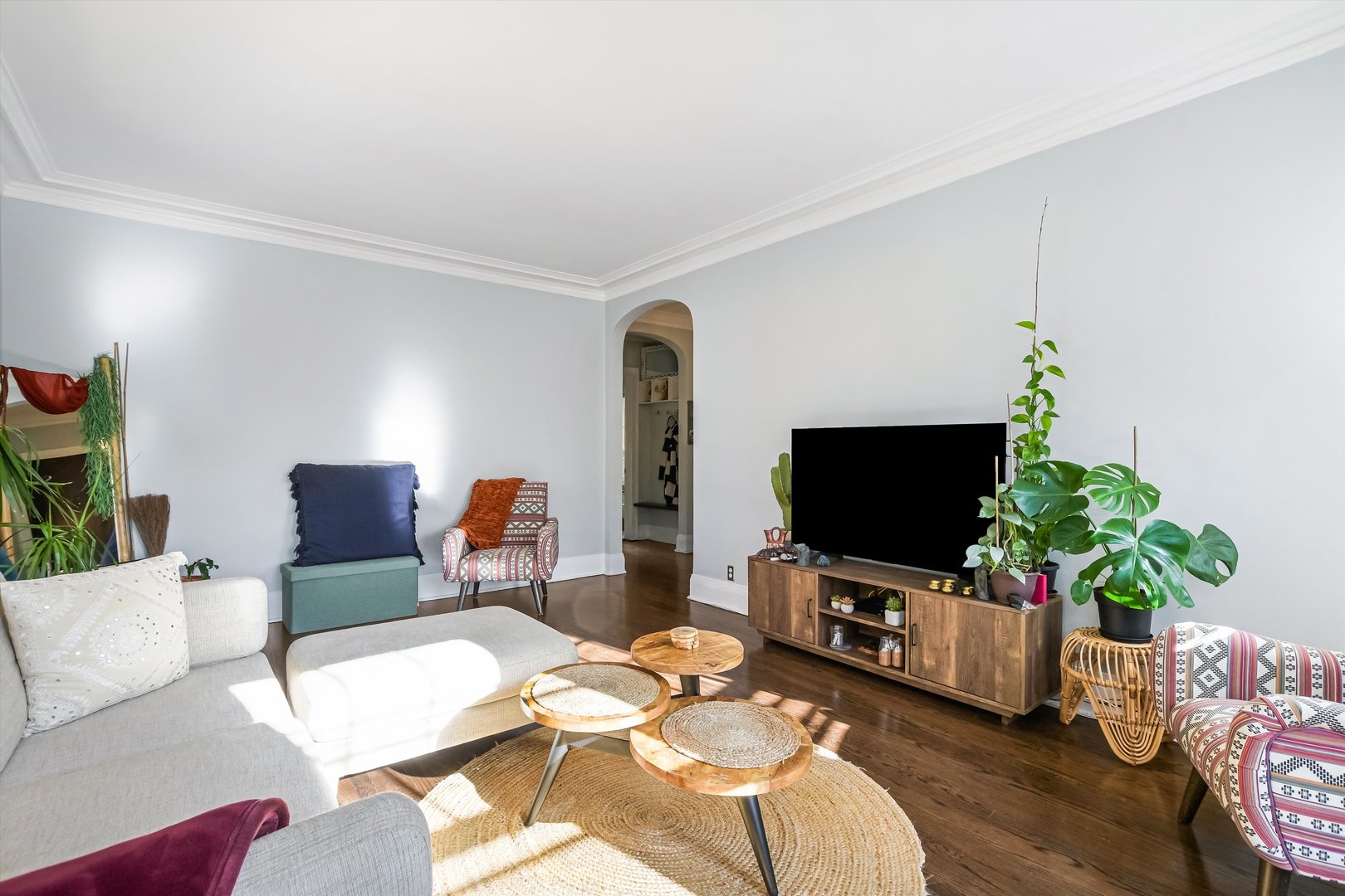 832 MICHIGAN Avenue Unit: 3G