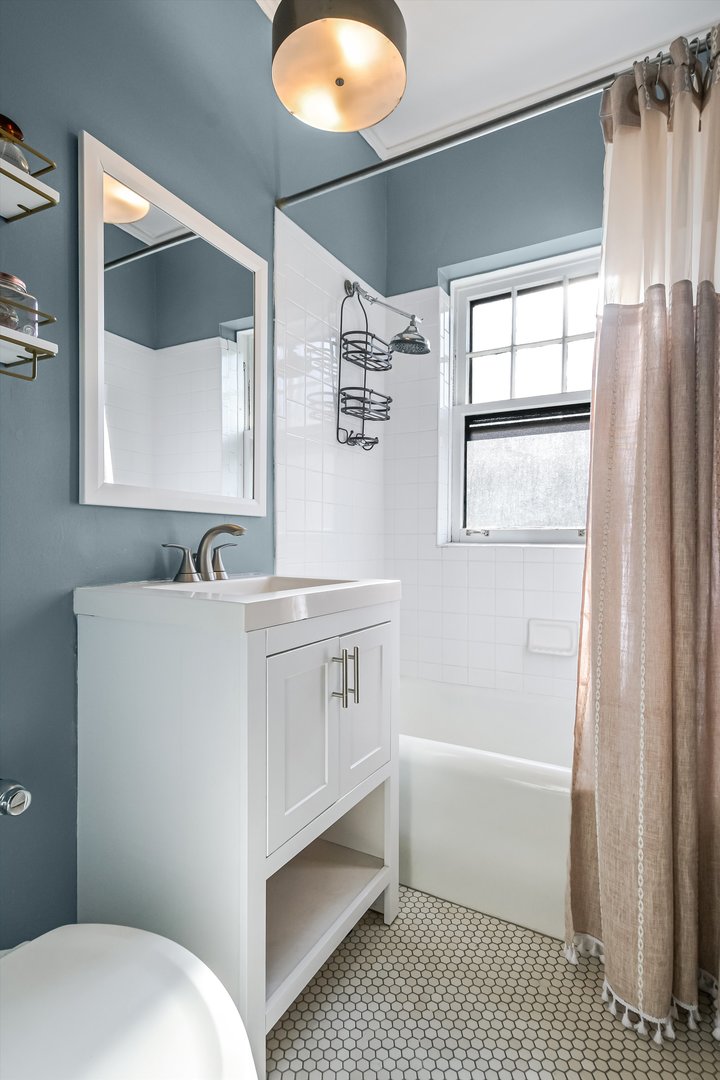 832 MICHIGAN Avenue Unit: 3G