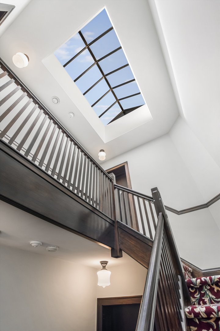 832 MICHIGAN Avenue Unit: 3G