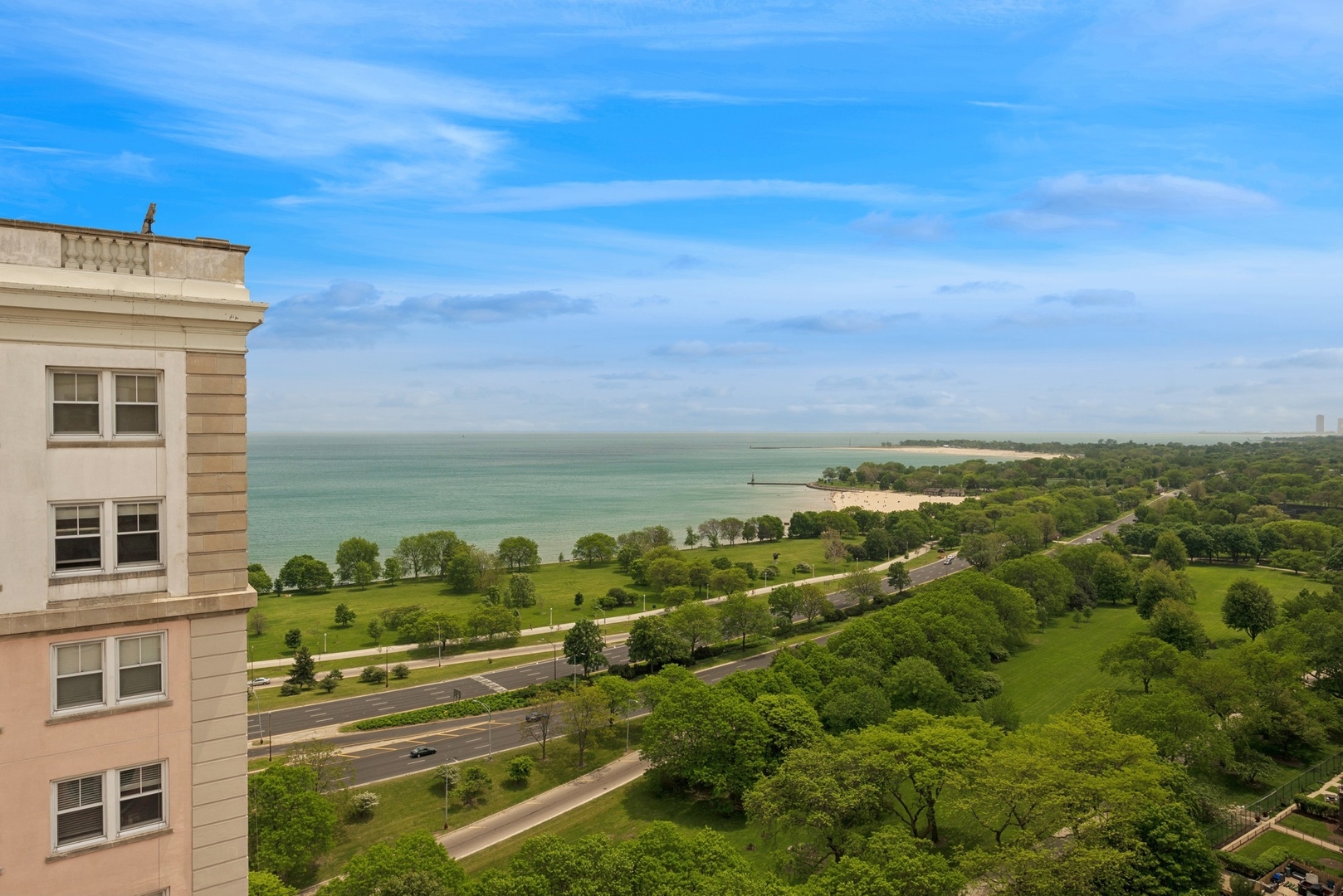 5555 N Sheridan Road Unit: 1906