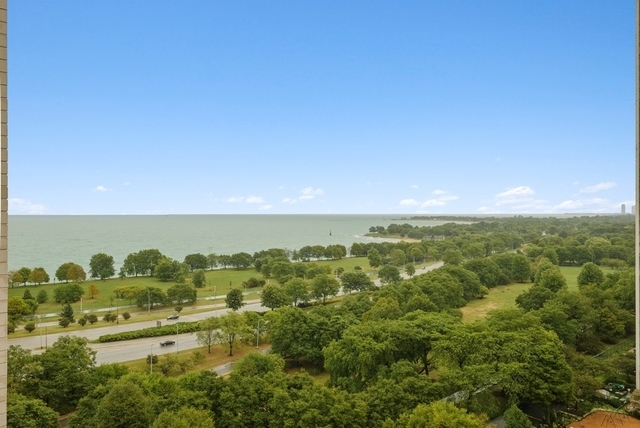 5555 N Sheridan Road Unit: 1906