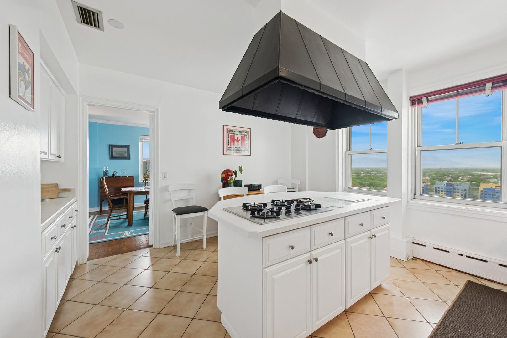 5555 N Sheridan Road Unit: 1906