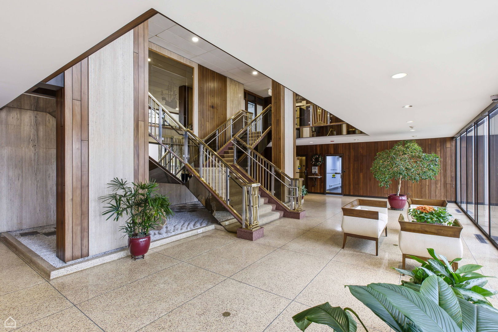 3200 N LAKE SHORE Drive Unit: 604