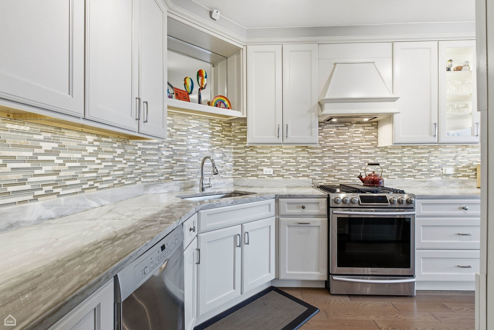 3200 N LAKE SHORE Drive Unit: 604