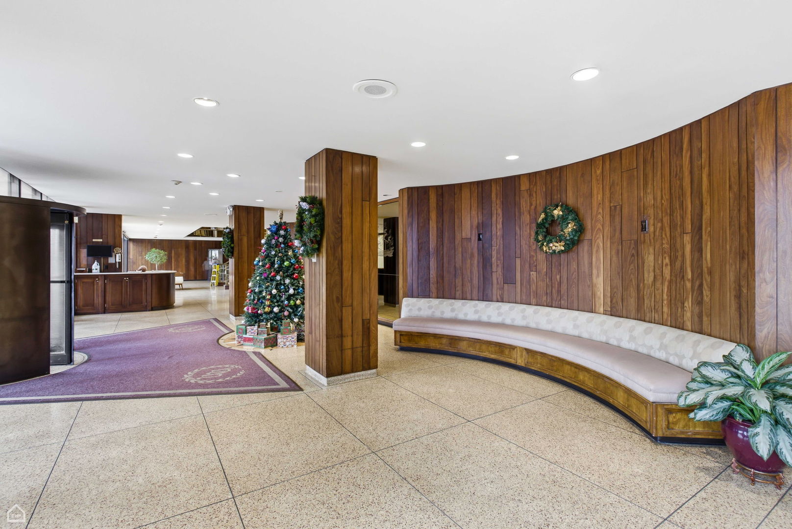 3200 N LAKE SHORE Drive Unit: 604