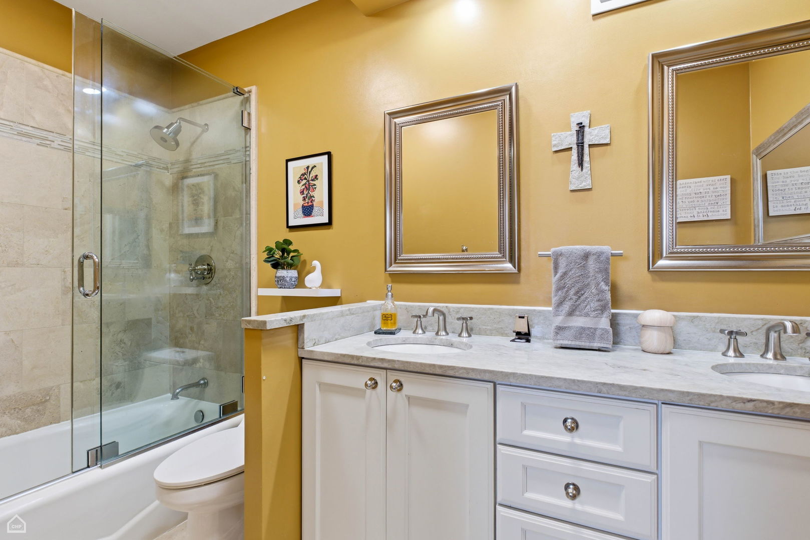 3200 N LAKE SHORE Drive Unit: 604