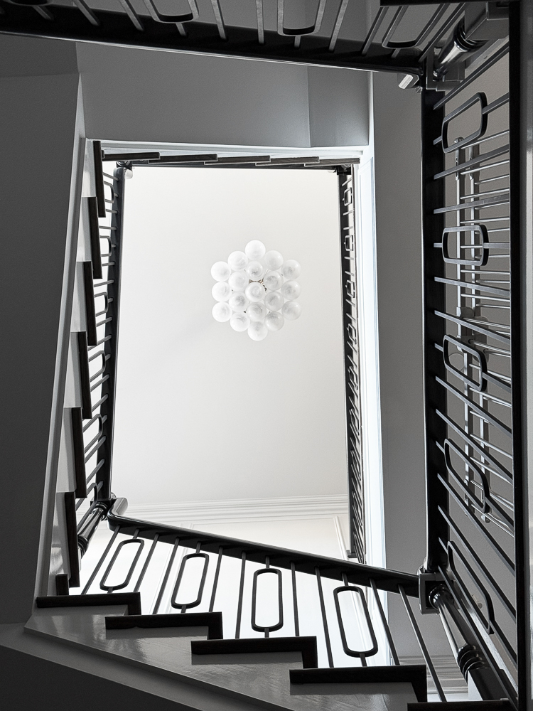 3336 N Oakley Avenue