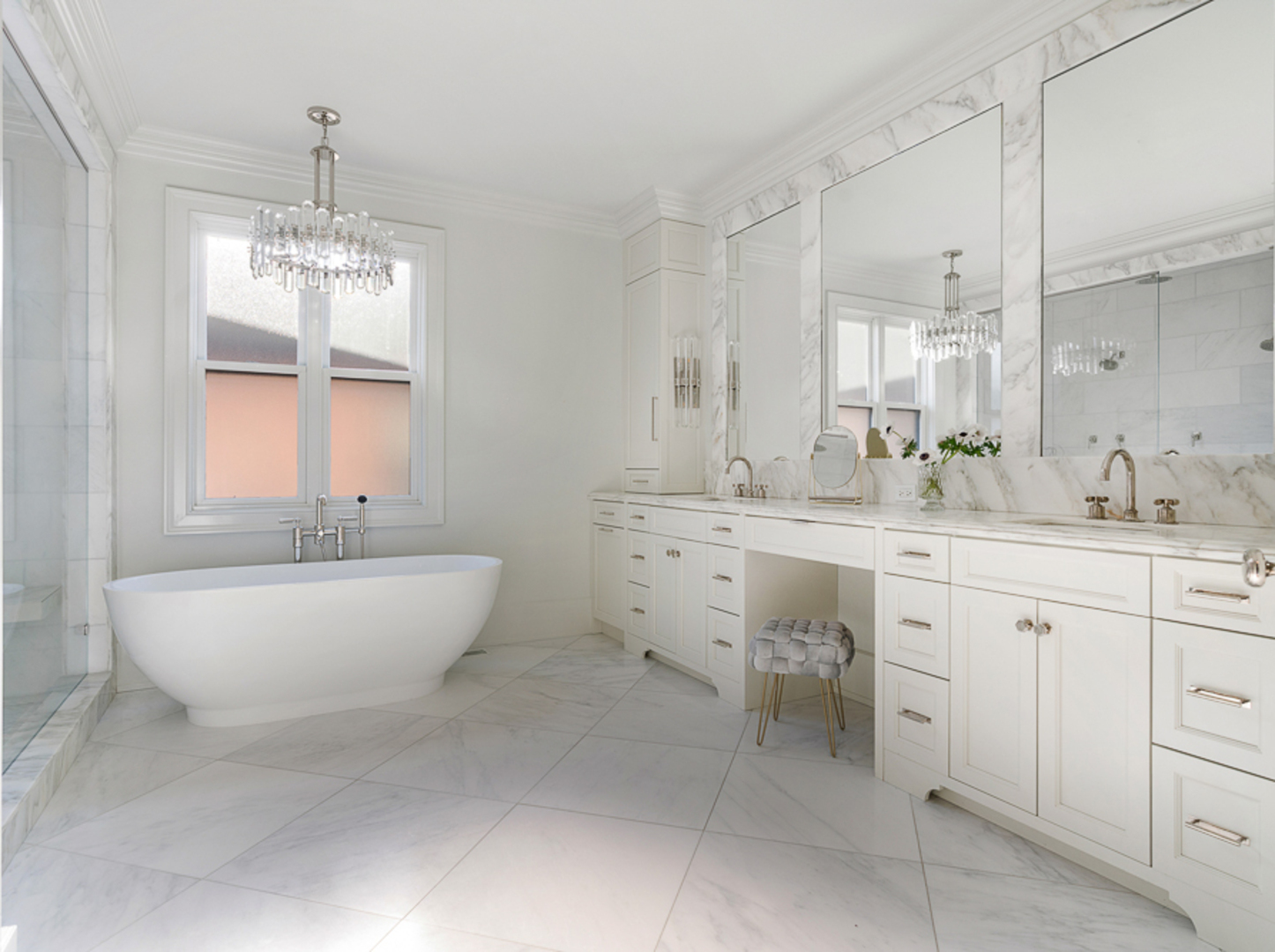 3336 N Oakley Avenue