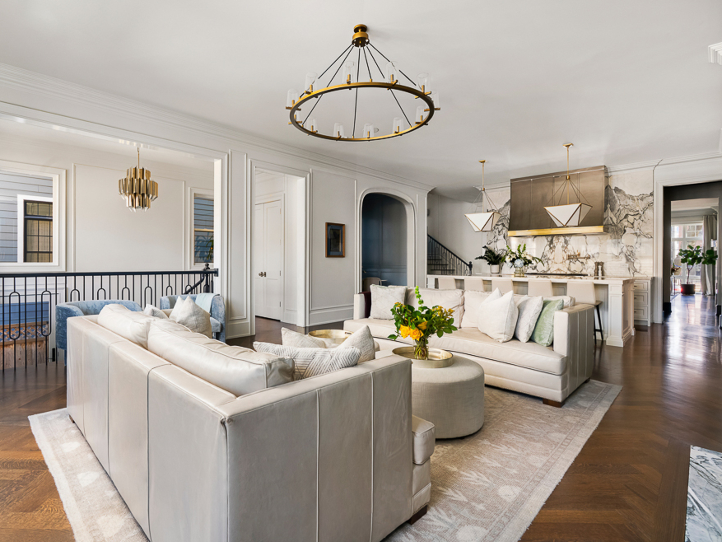 3336 N Oakley Avenue