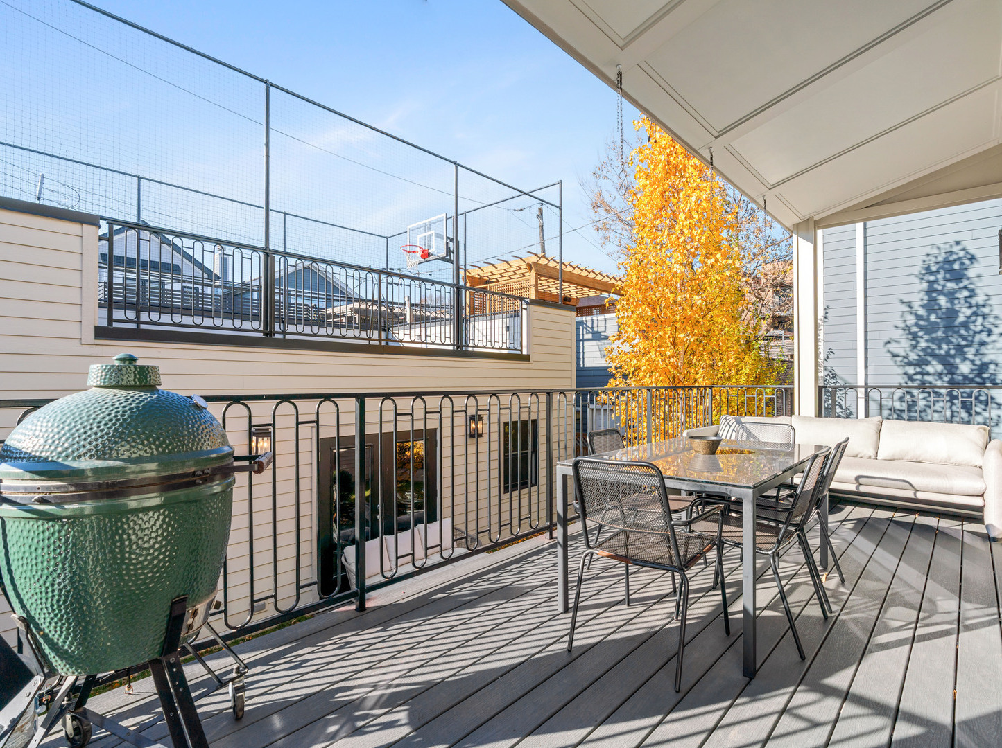 3336 N Oakley Avenue