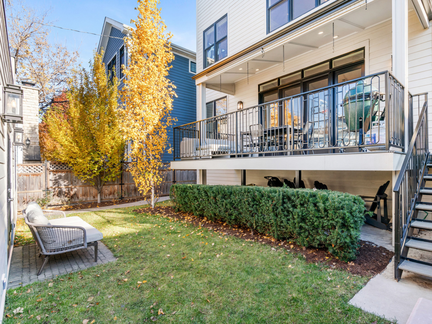 3336 N Oakley Avenue