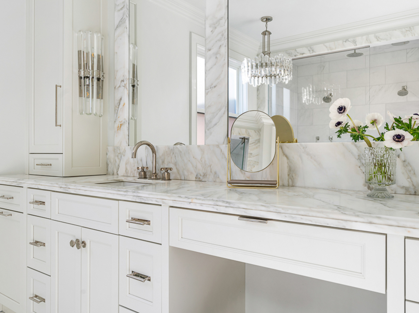 3336 N Oakley Avenue