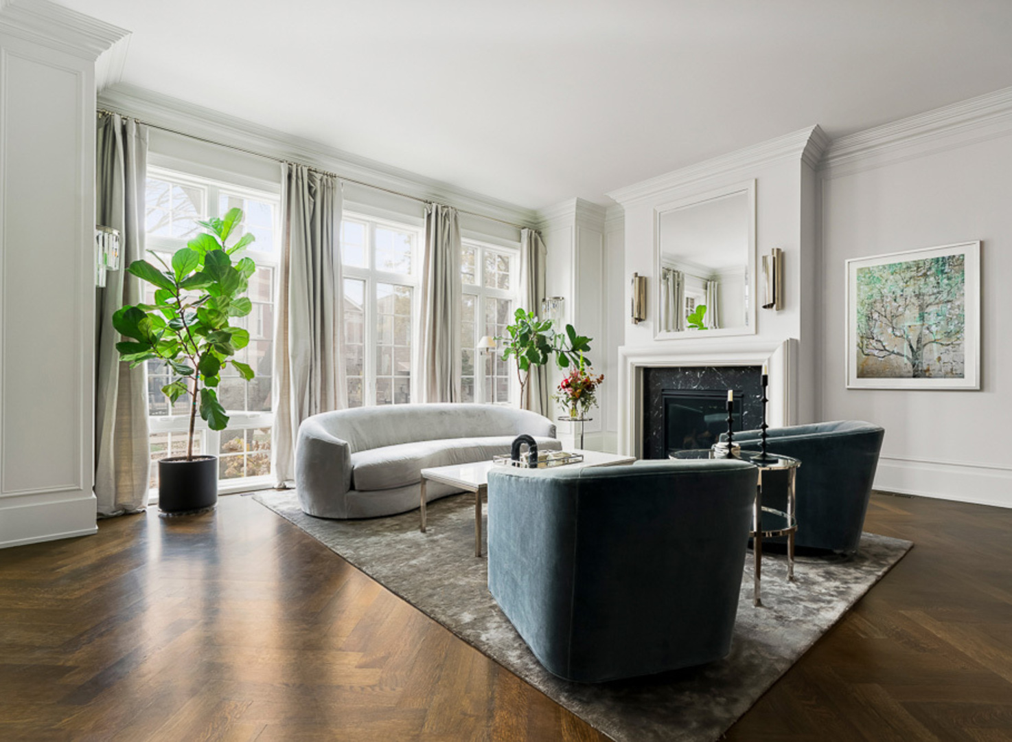 3336 N Oakley Avenue