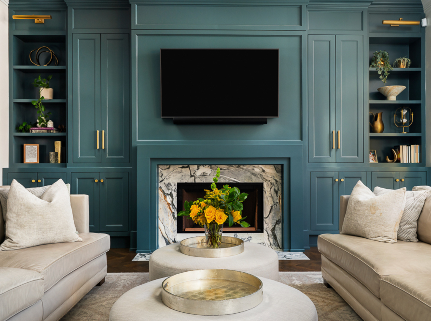 3336 N Oakley Avenue