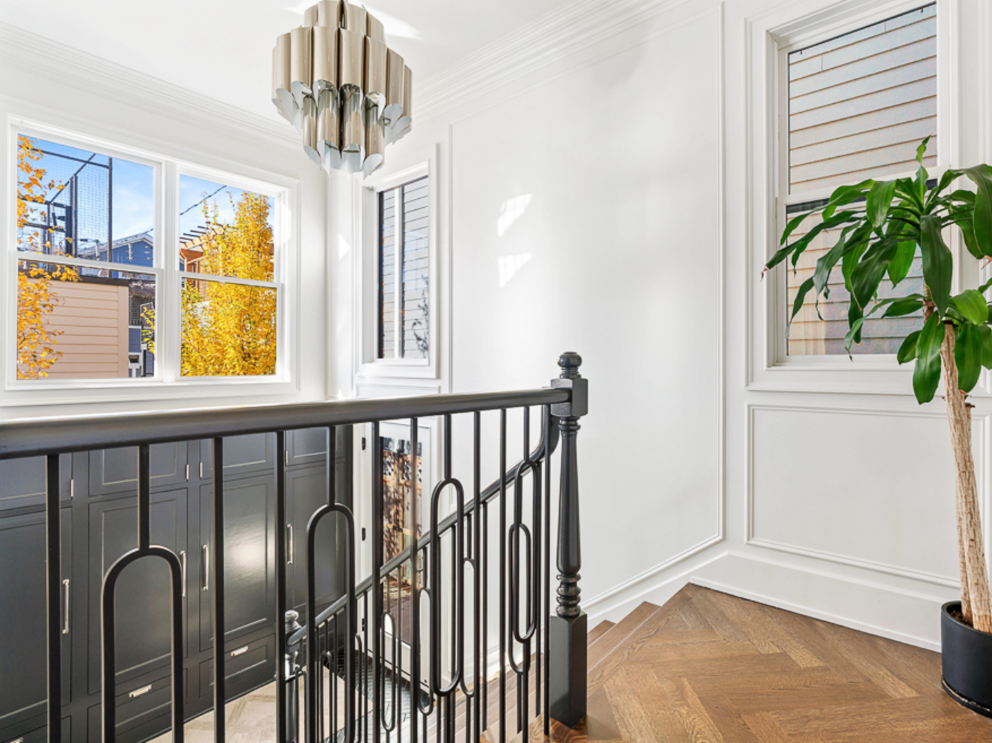 3336 N Oakley Avenue