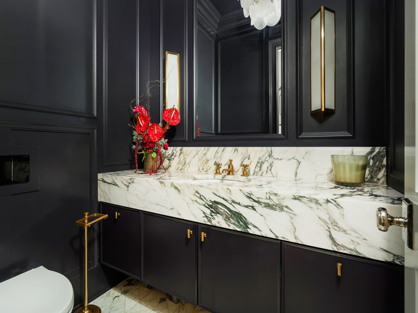 3336 N Oakley Avenue