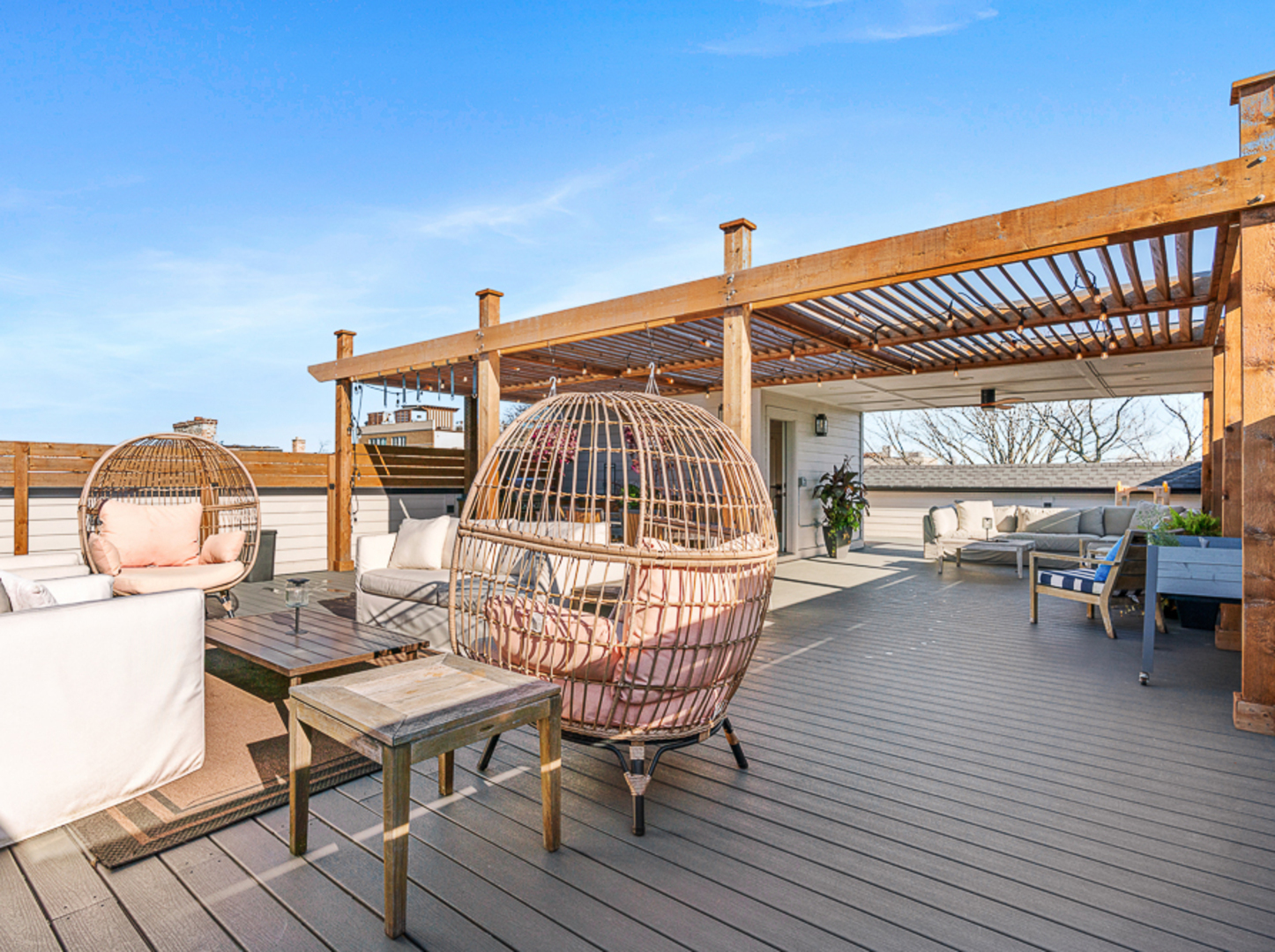 3336 N Oakley Avenue