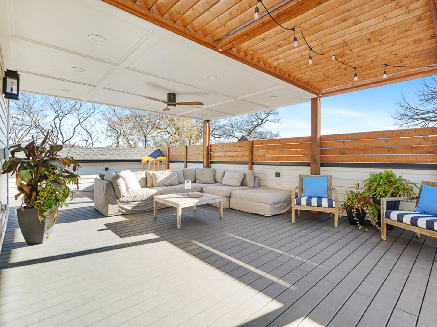 3336 N Oakley Avenue