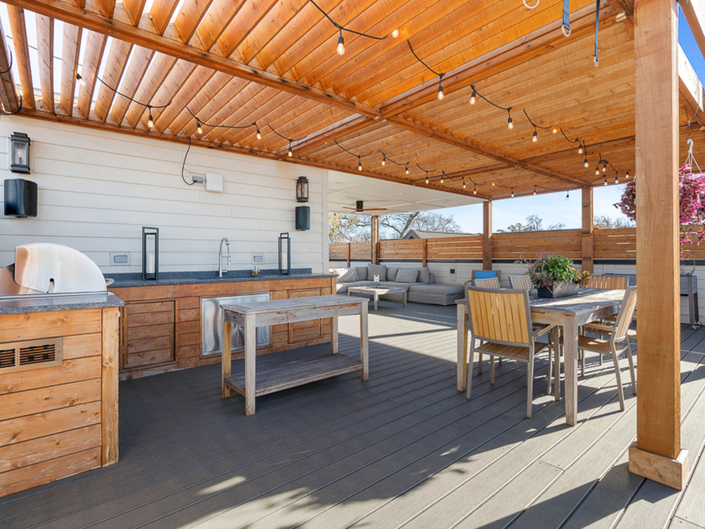 3336 N Oakley Avenue