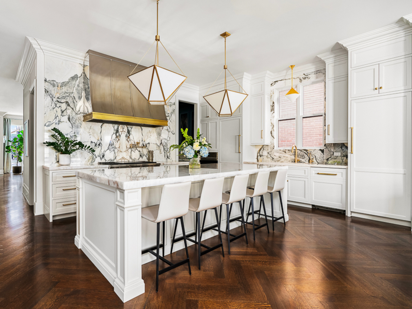 3336 N Oakley Avenue