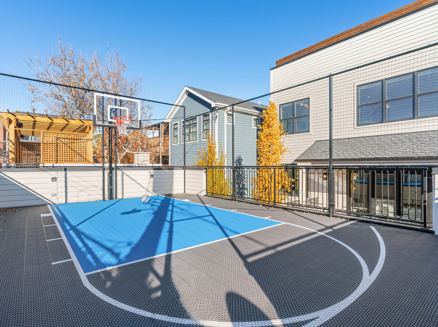 3336 N Oakley Avenue