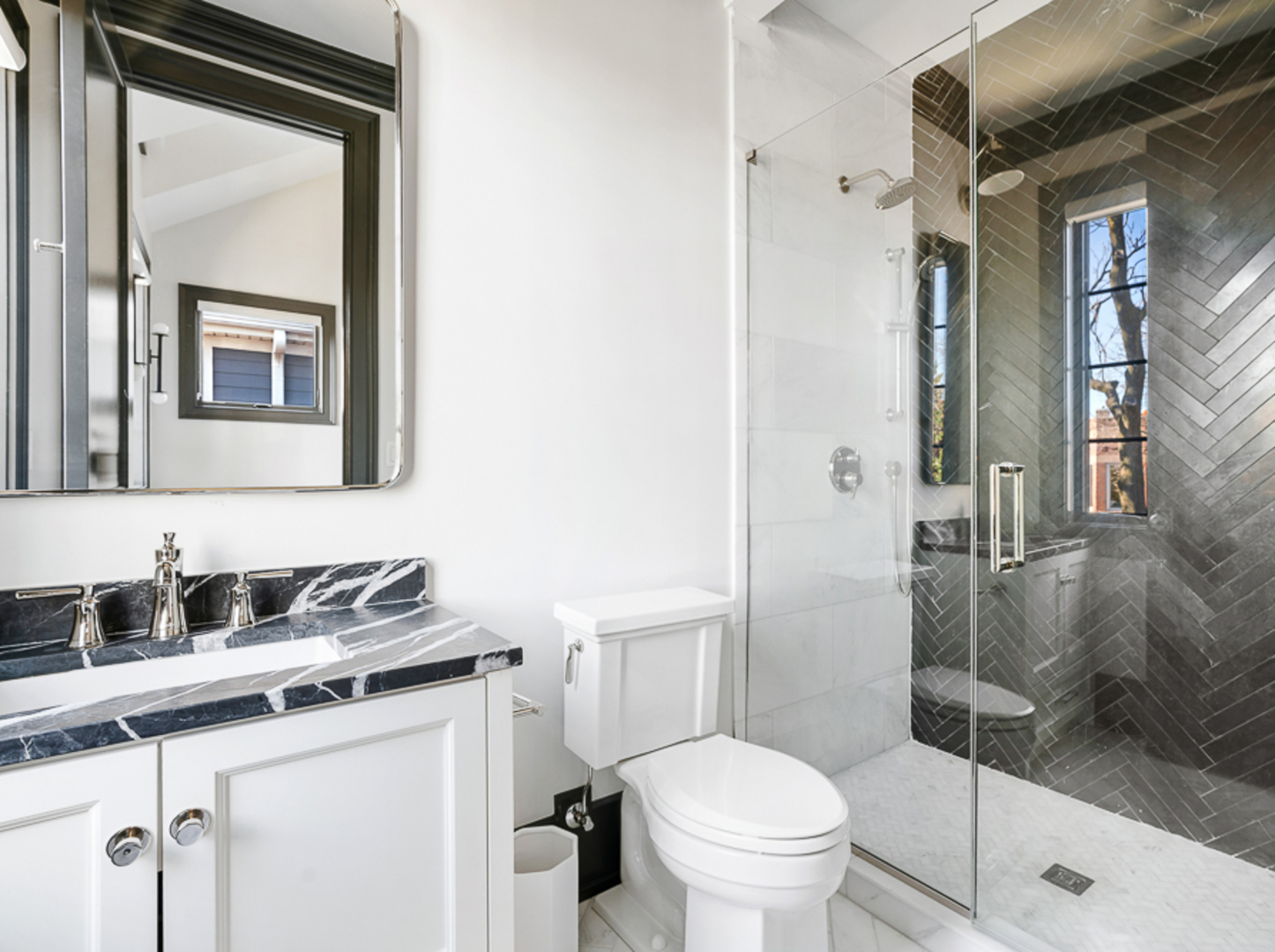 3336 N Oakley Avenue