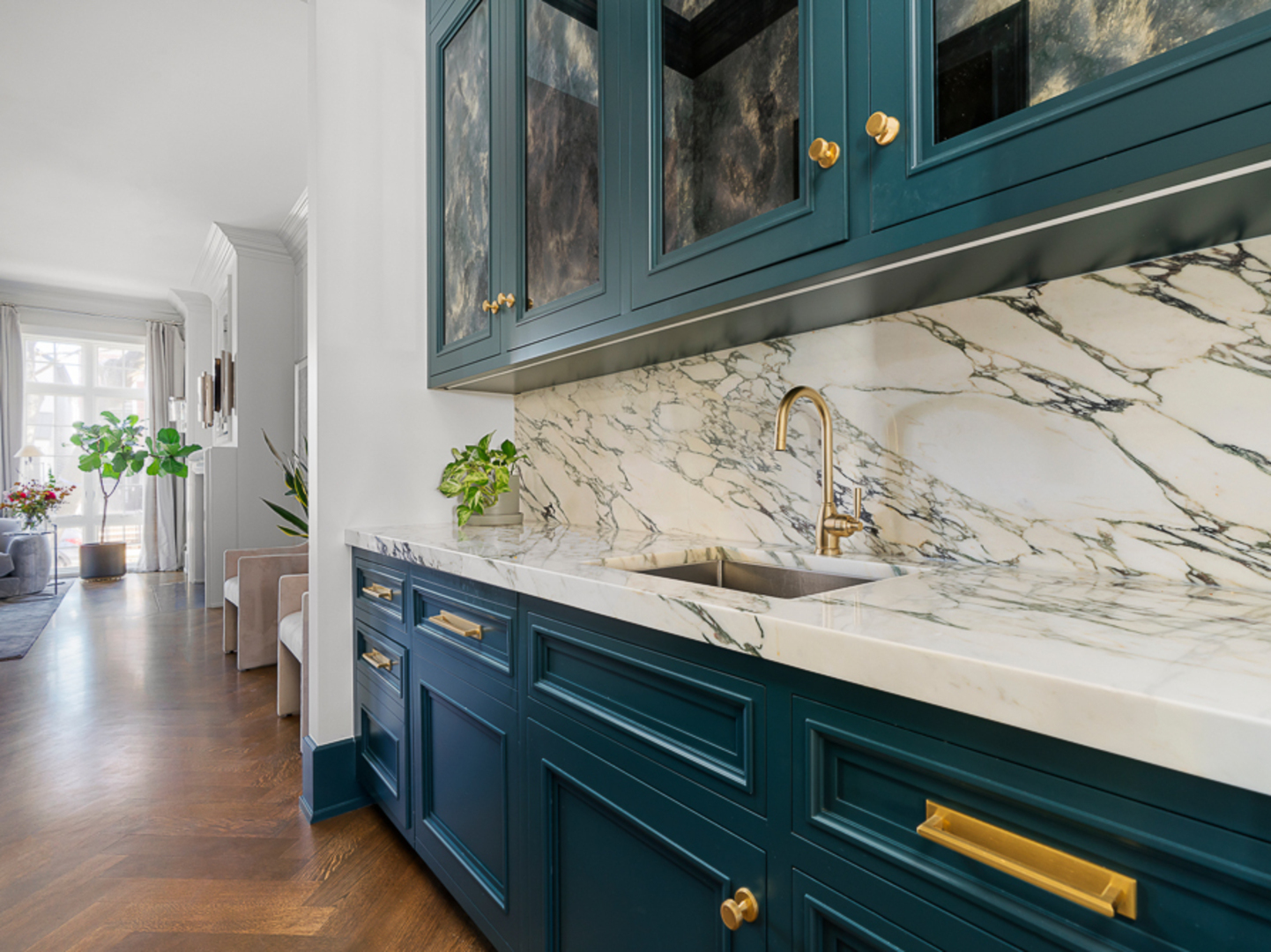 3336 N Oakley Avenue