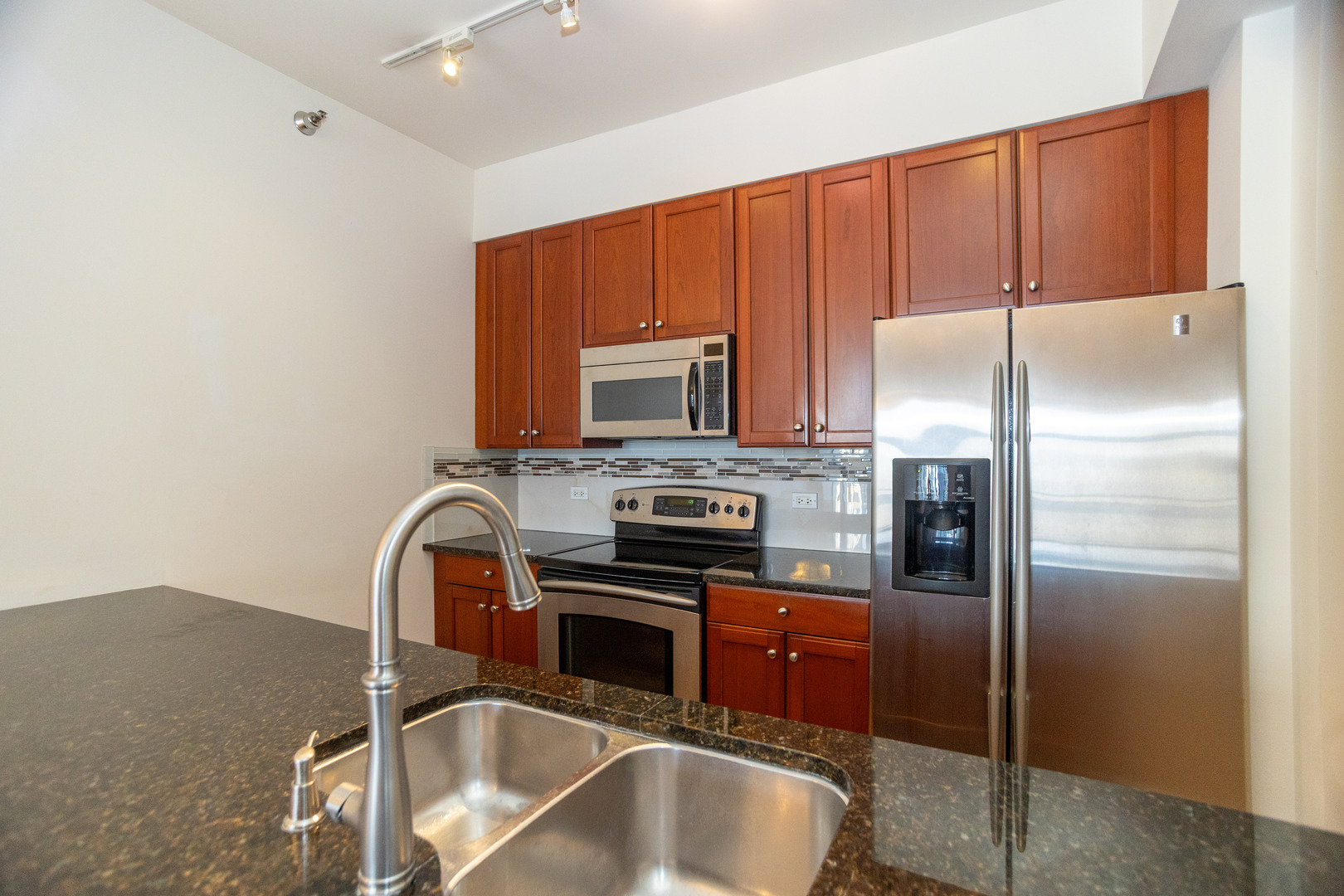 1335 S Prairie Avenue Unit: 1609