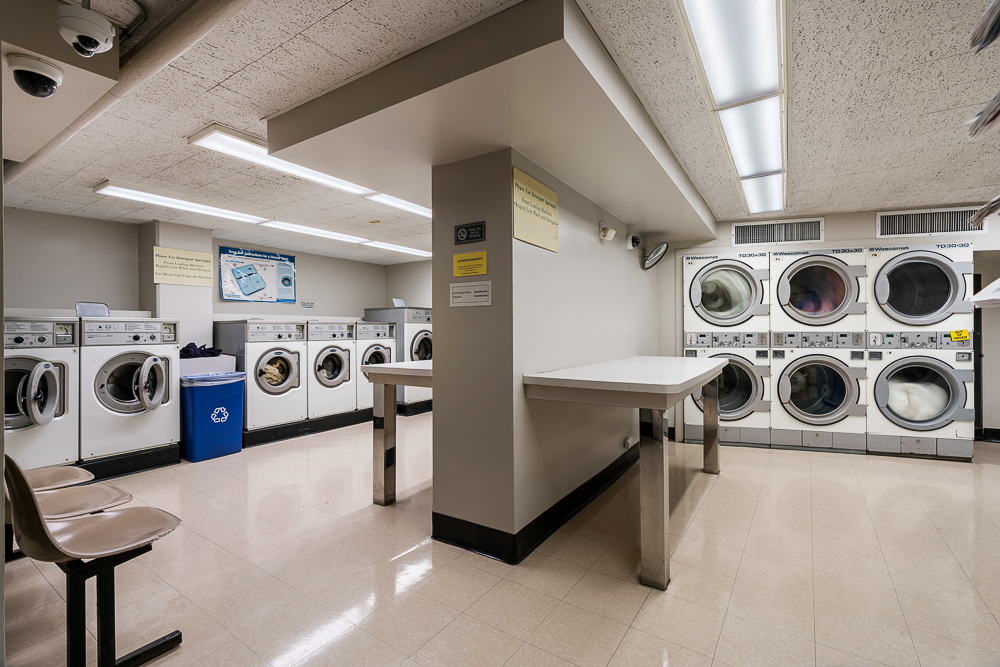 1455 N Sandburg Terrace Unit: 2907B