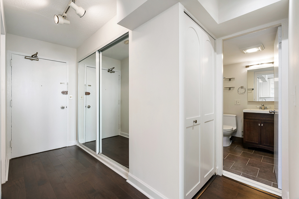 1455 N Sandburg Terrace Unit: 2907B